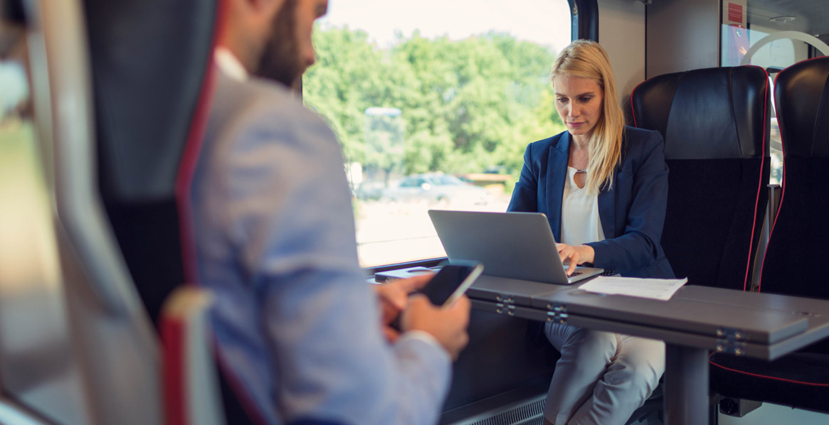 Im Alltag angekommen: USB-C und USB-C Power Delivery für den Einsatz in Schienenfahrzeugen - Lütze Transportation GmbH